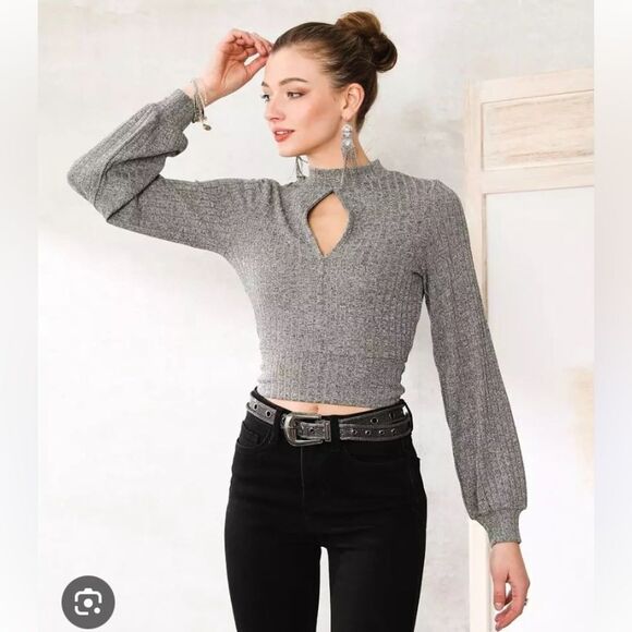 Take 50% OFF- Beivy Bubble Sleeve Key Hole Long-sleeved Top, Size-XS - Picture 1 of 11